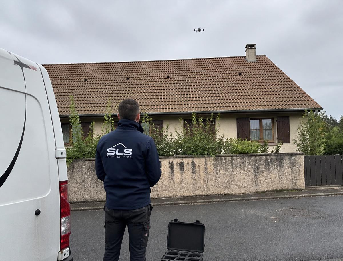 Vue aérienne d'une toiture inspectée avant travaux à Orthez